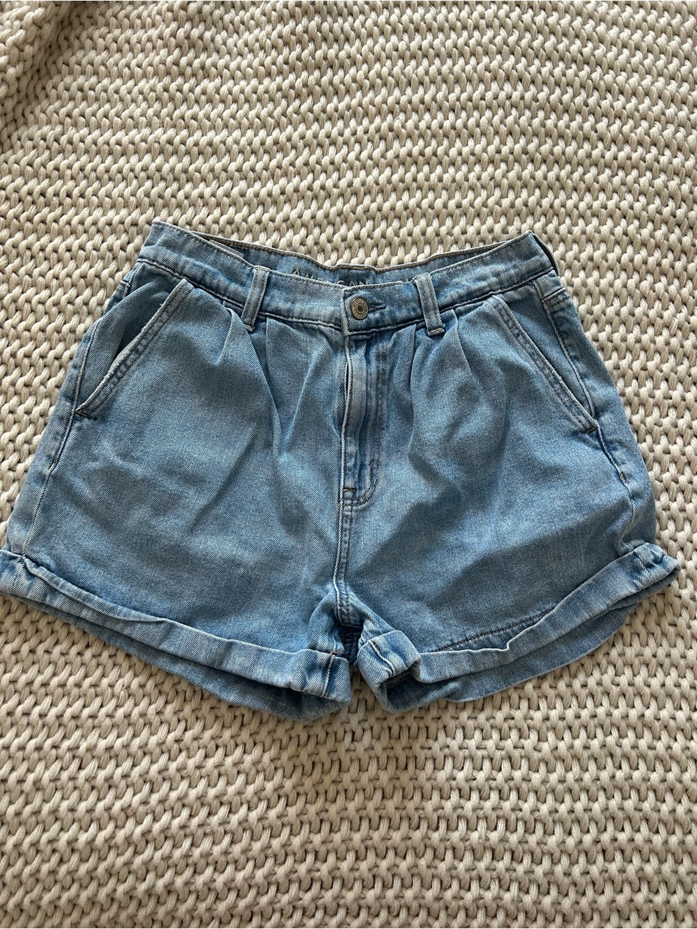American Eagle Outfitters Light Wash Denim Pleated Shorts